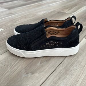 Vionic Womens Kimmie Perf Slip-On Sneakers Size 6.5 Black Suede Casual Shoes